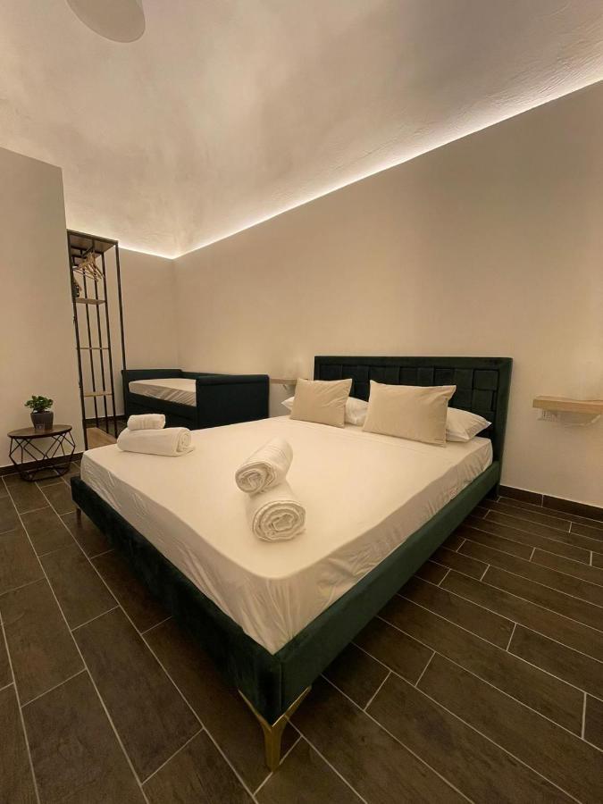 Palazzo Belmosto Naples Exterior photo